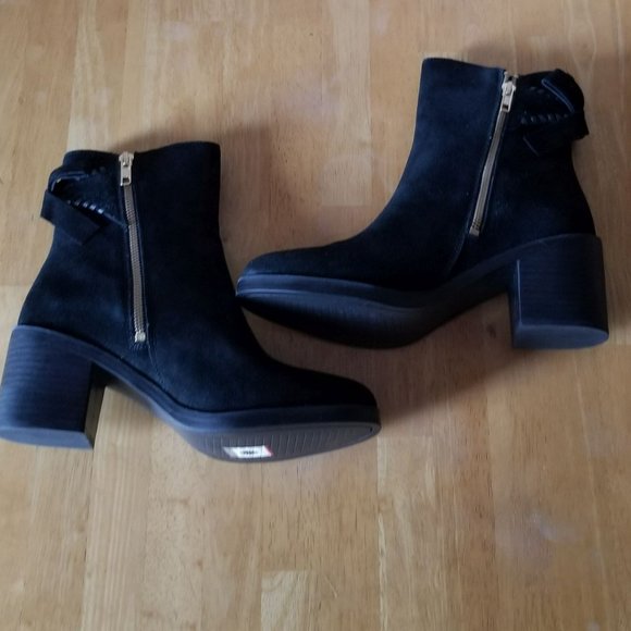New UGG SUEDE Booties Boots - Picture 7 of 15